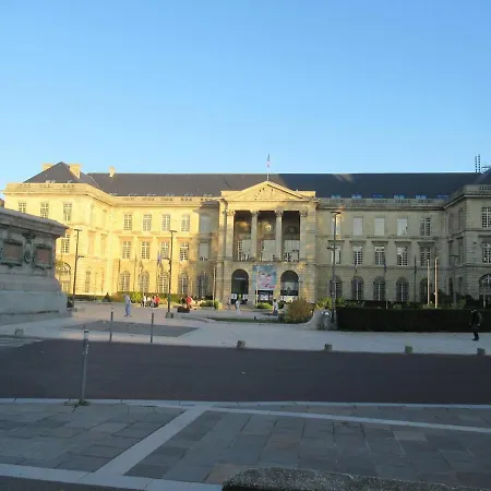 De Charme Au Coeur Du Vieux Calme Et Jardin Appartamento Rouen