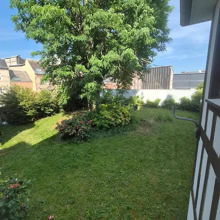 De Charme Au Coeur Du Vieux Calme Et Jardin *